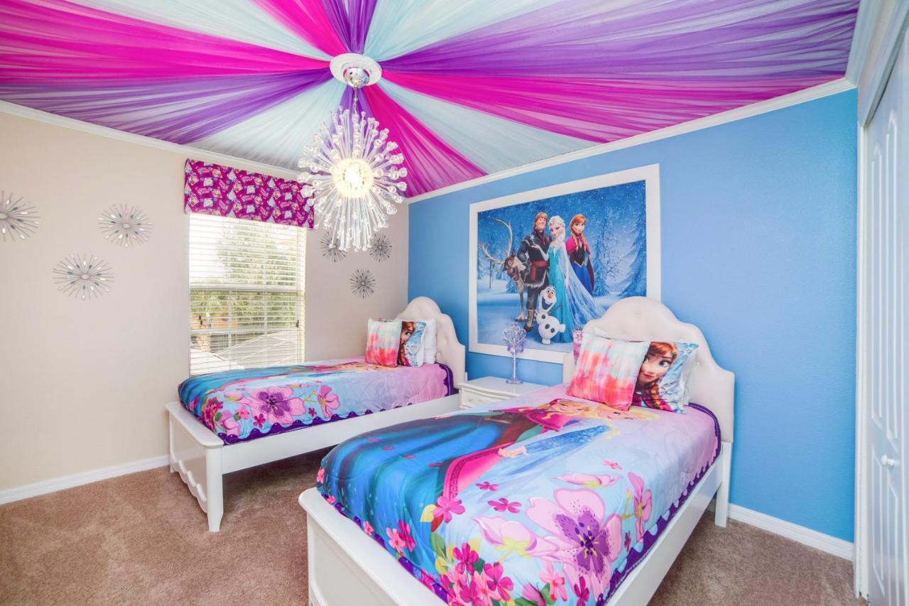 Holiday home Private Pool Themed Theater Near Orlando