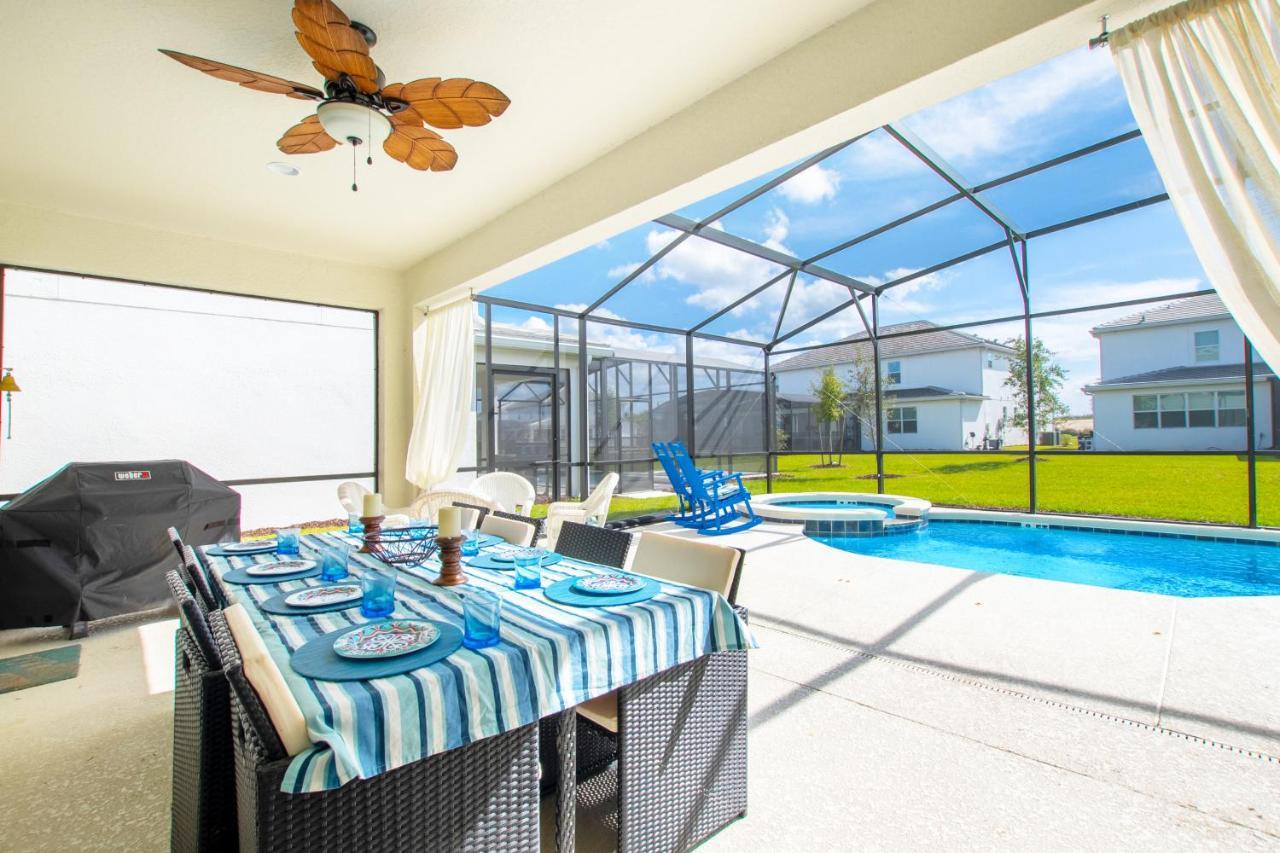 3910 Oakville Avenue * Orlando