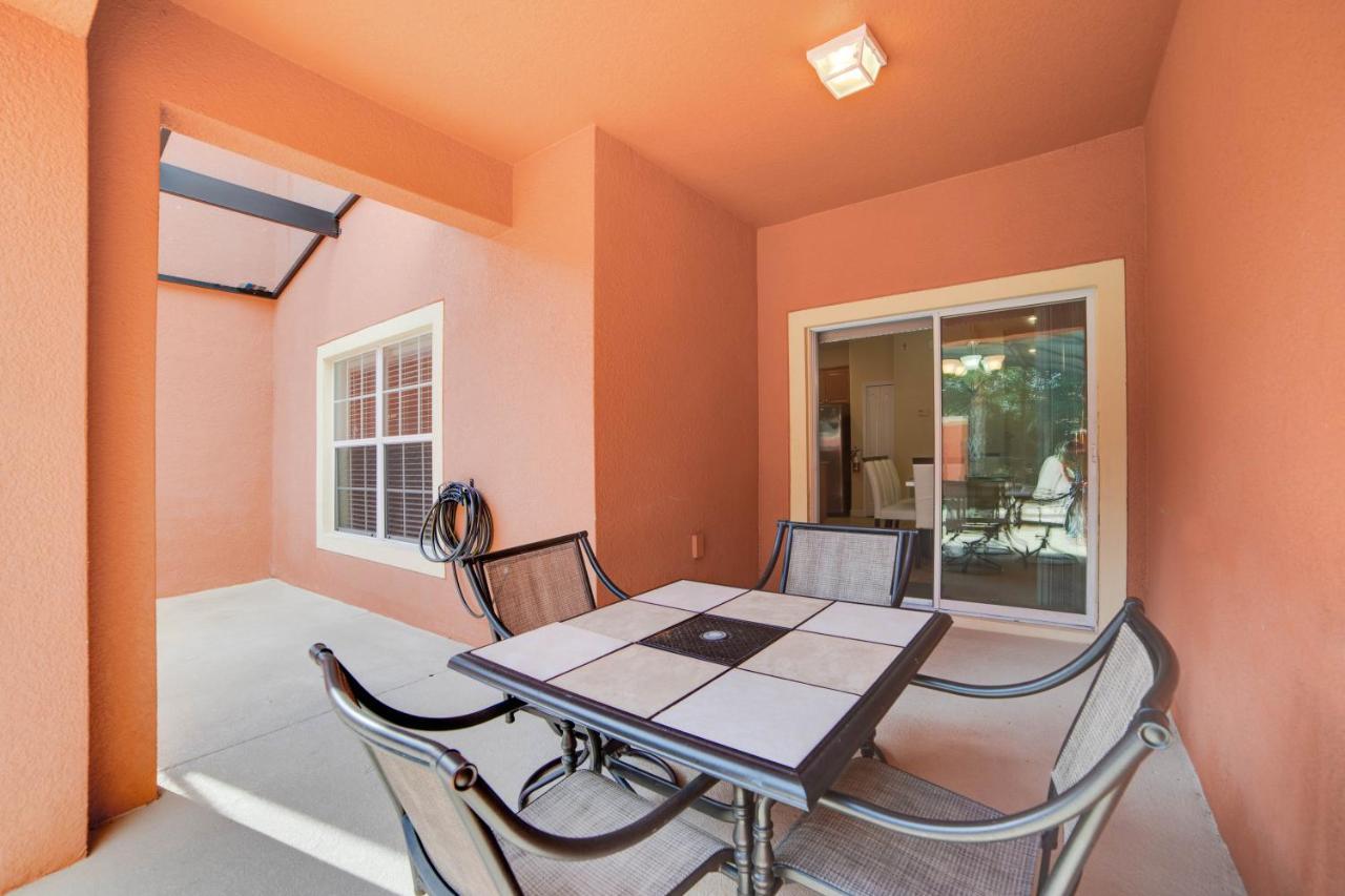 Private Pool Themed Theater Near Holiday home Orlando