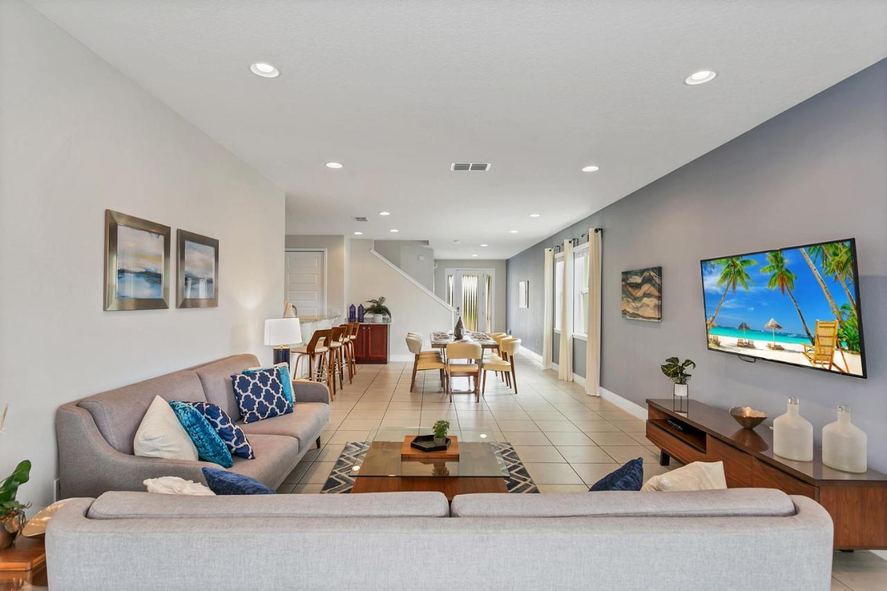 Encore 6 Bedroom Vacation With Pool