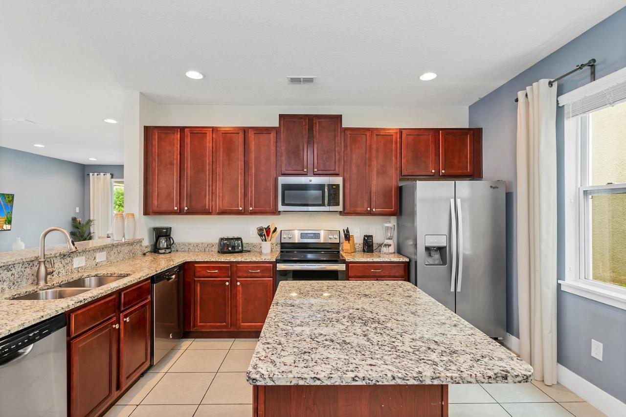 Encore 6 Bedroom Vacation With Pool