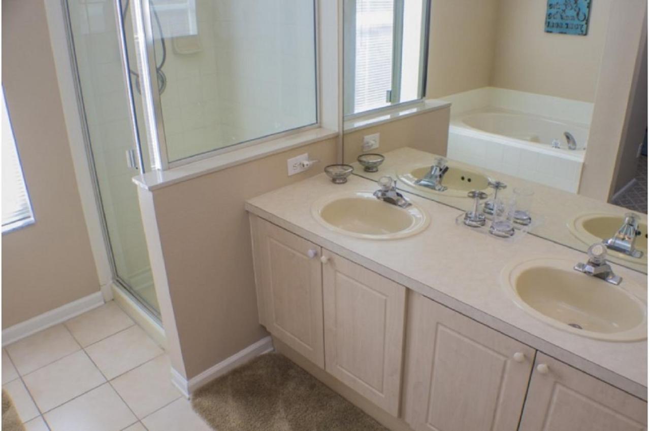 Three-bedroom Pool Kissimmee *