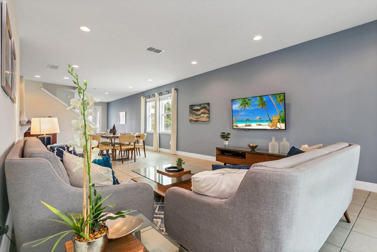 Encore 6 Bedroom Vacation With Pool