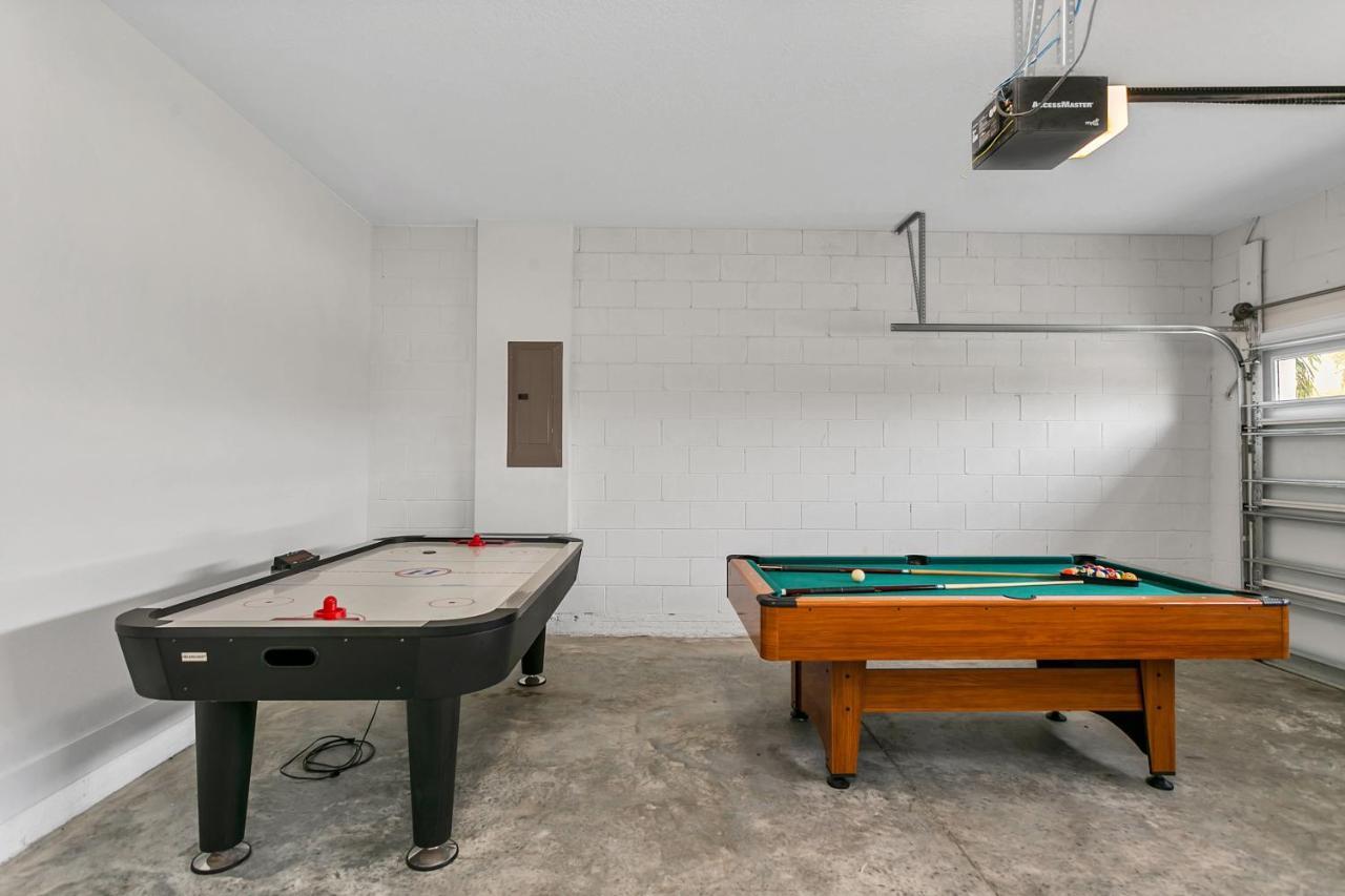 Holiday home Encore 6 Bedroom Vacation With Pool