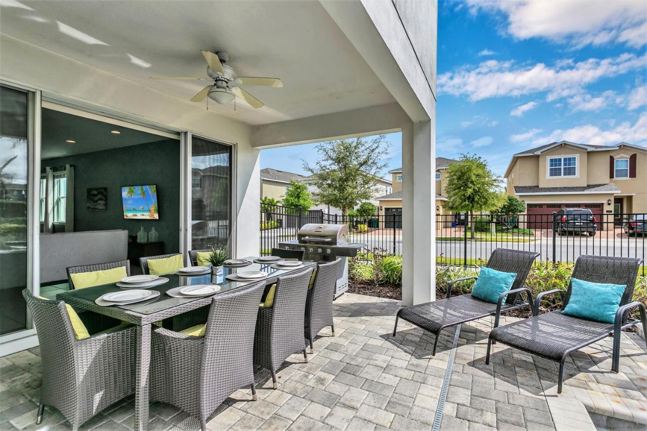 Encore 6 Bedroom Vacation With Pool Holiday home