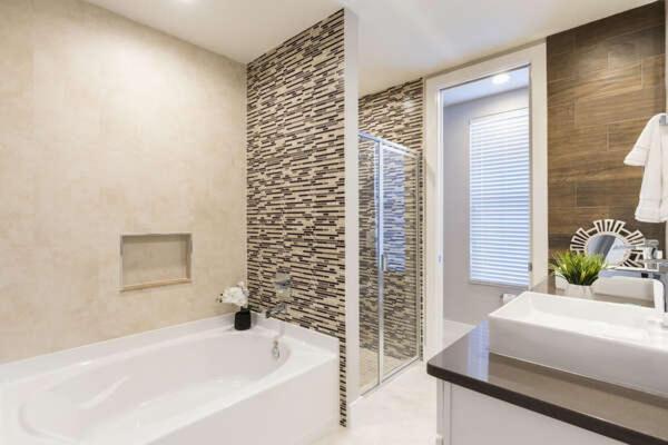 5 Bedroom 6 Full Ba Deluxe 5min To With Bbq Hot Tub Villa