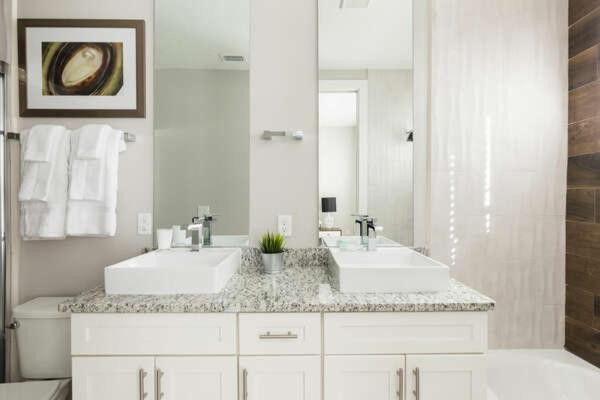 Villa 4 Bedroom 4 Ba Luxury 5min To Disneyworld 1804ft² Free Gym Orlando