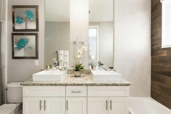 Villa 4 Bedroom 4 Ba Hidden Gem 5 Min To 1804ft² *