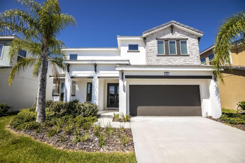 Holiday home Amazing 5bd Pool Game Hm, Bella Vida Resort-280bd *