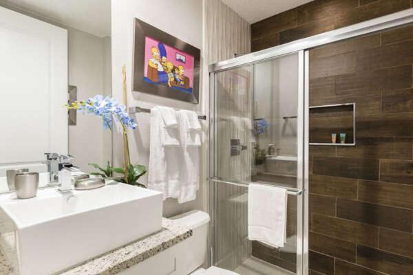 Holiday home 4 Bedroom 4 Ba Self Check-in Bbq & Full Kitchen Orlando