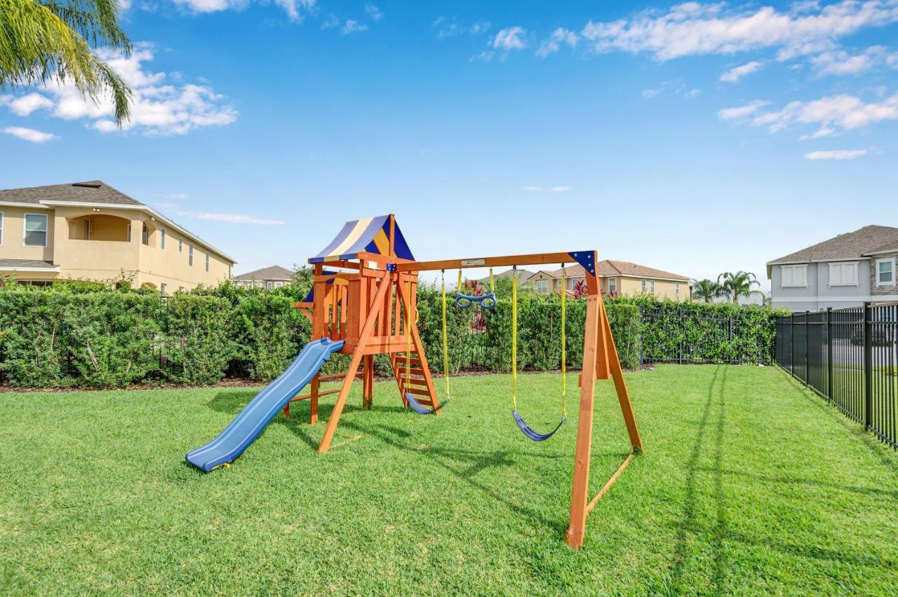 Holiday home 8 Bedroom Vacation With Pool Orlando