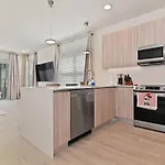 New Modern & Spacious Townhouse Near Disney - 4Br And 3Fb
