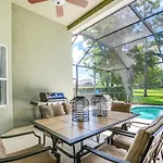 Luxurious Pool Home In Windsor Palms