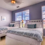 3-Story Townhome W Live-In Luxury At Vista Cay