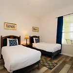 Vista Cay Luxury 3 Bedroom Condo