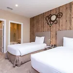 Gorgeous 4 Bd Close To Disney @ Magic Village Yards 3097