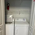 Next To Universal! 2Bedroom-2Bath-Many Indoor Plants