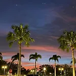 Next To Universal! 2Bedroom-2Bath-Many Indoor Plants