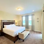 Deluxe Stay W Pool Spa Game Room Bbq Grill