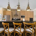 4 Bedroom Home W/ Resort Amenities + 3 Mi To Disney