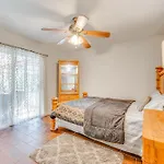 South Apopka Home With Pool About 16 Mi To Orlando!
