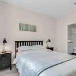 4 Bedrooms - 3 Bathrooms - Lucaya Village 14-101