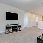 8 Bedroom Vacation Home With Pool 2114