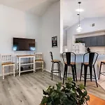 13 Mins From Disney Arcade, Private Pool, & Themed Rooms