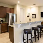 Sun-Filled 10 Bdrm House With Backyard Pool At Encore