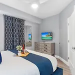 Cozy Lakeview Condo Near Disney