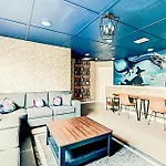 15976 Spacious & Charming Family Getaway