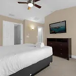 Deluxe 3 Townhome - 5 Minutes From Disney