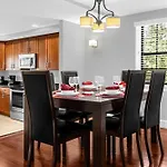 Deluxe 3 Townhome - 5 Minutes From Disney