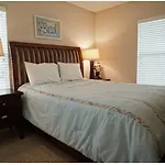 Compass Bay Tranquil Retreat - Four Bedroom Home