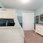 8 Bedroom Vacation Home With Pool