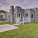 Spacious Winter Garden Home With Bbq, Walk To Dwtn!