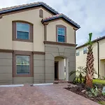New Fantastic 5 Bed 4 Bathroom Town Home