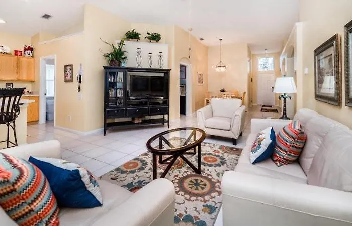 Stunning 4 Bedroom 3 Bath Pool Home In Windsor Palms Resort