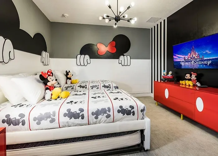Modern 8 Bdrm Home With Game Room In Encore