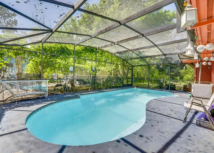 South Apopka Home With Pool About 16 Mi To Orlando!