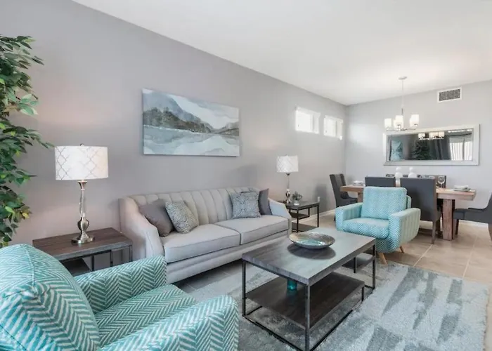 3 Bedrooms - 2 Bathrooms - Storey Lake 4751-308 Ct