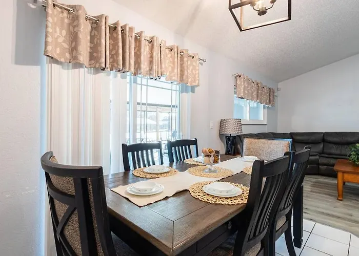 13 Mins From Disney Arcade, Private Pool, & Themed Rooms