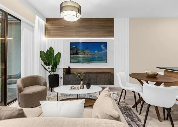 3 Bedrooms- 3 Bathrooms- The Hub 3205 Tt