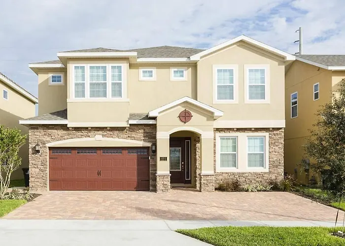 Sun-Filled 10 Bdrm House With Backyard Pool At Encore
