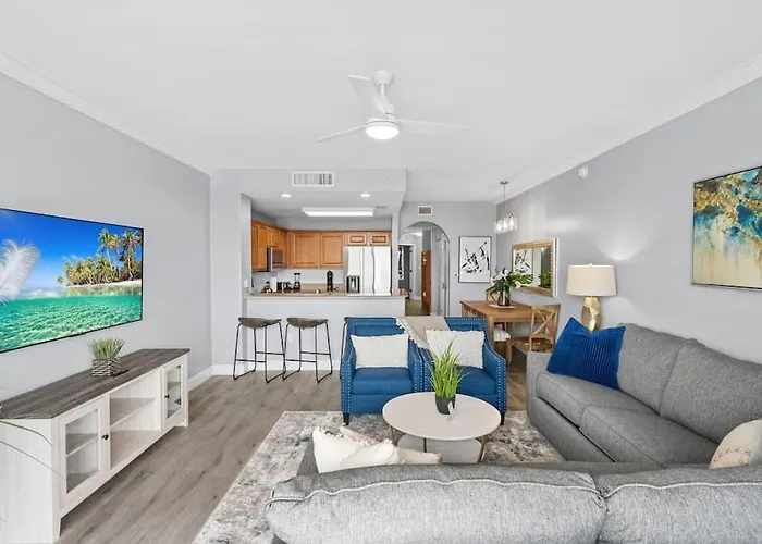 Cozy Lakeview Condo Near Disney