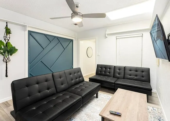 Casa Azul Haven 4 Beds, Fast Wi-Fi & Pets Ok!