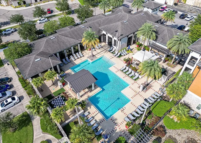 Chic Spacious 2Ba 2Br With Views Of Pool