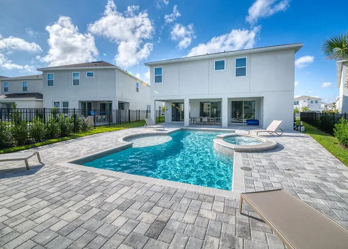 Vibrant Home With Pool Table & Amenities Near Disney By Rentyl - 7707G