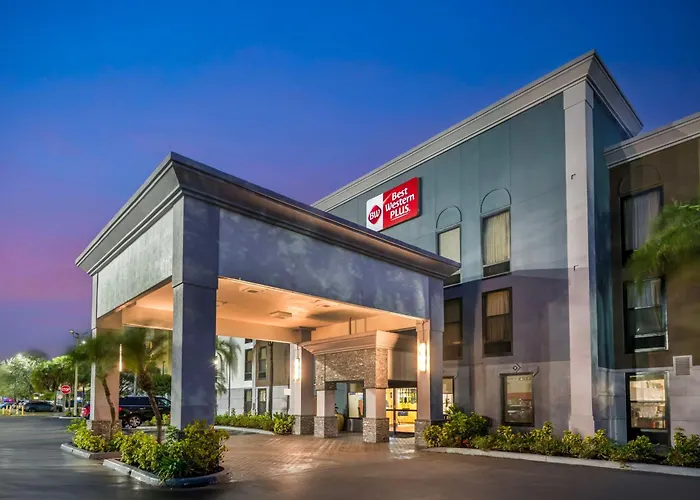 Best Western Plus Universal Inn - Newly Renovated!