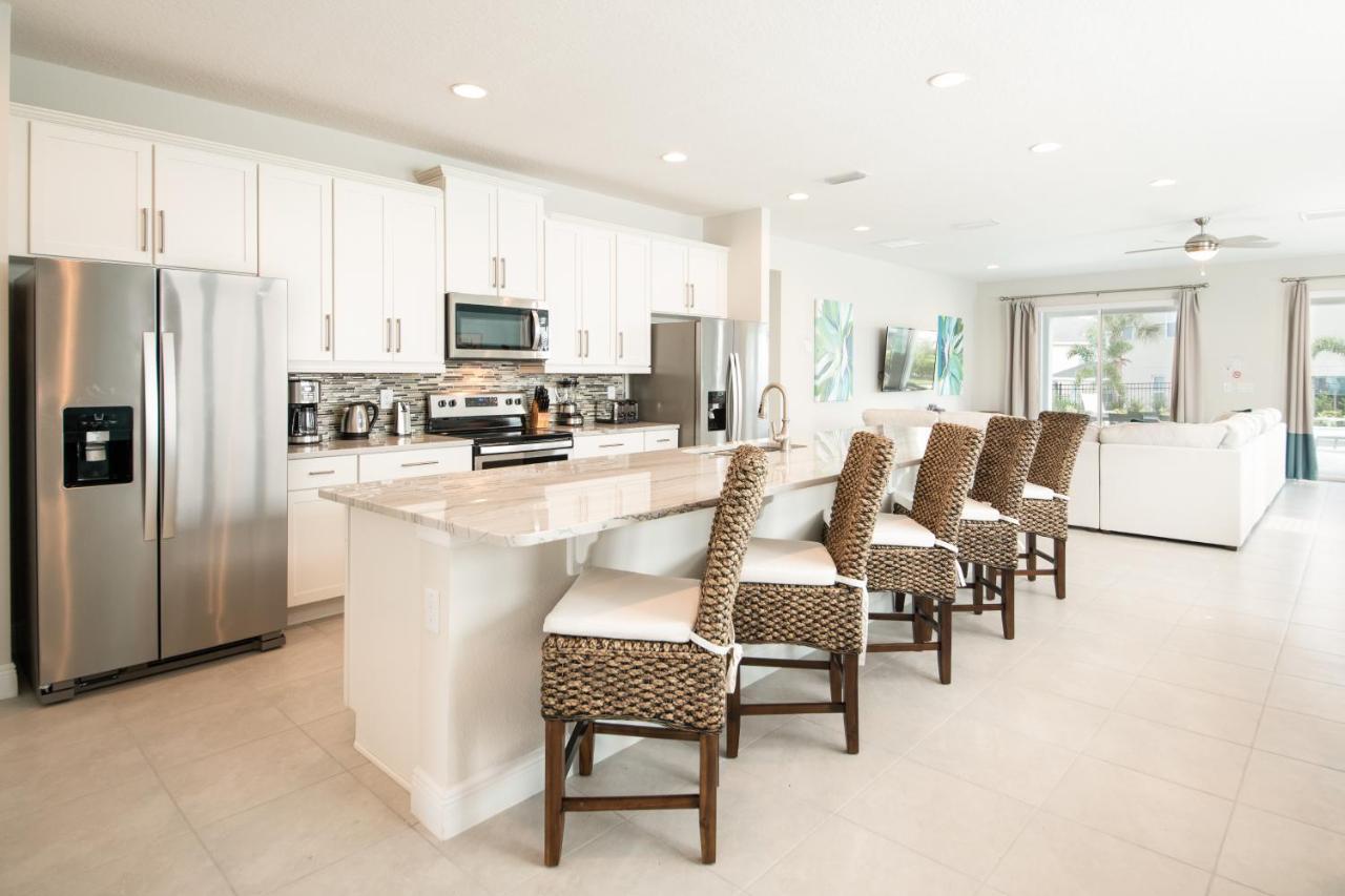 Holiday home Vibrant With Pool Table & Amenities Near By Rentyl - 7707g